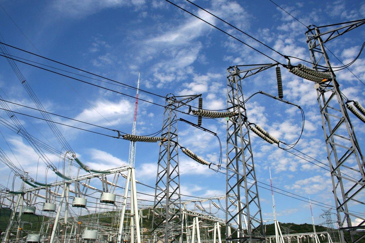 High-voltage transmission substation